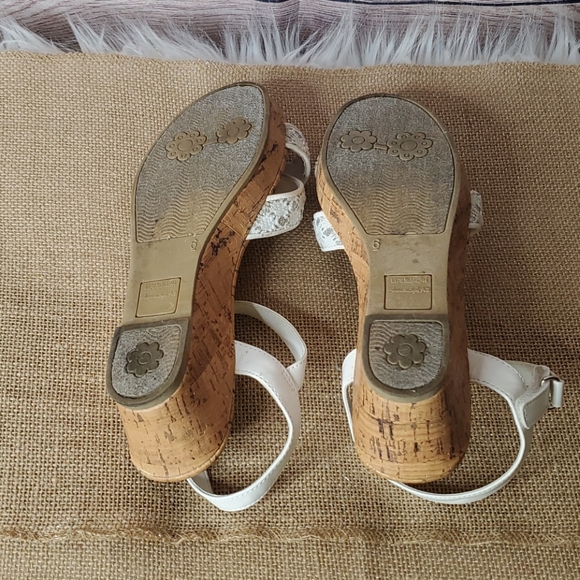 American Eagle Wedge Sandals sz 6 EUC white - Picture 5 of 5
